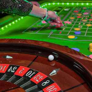 죽장(竹杖): 전통 속 지혜가 깃든 대나무 지팡이